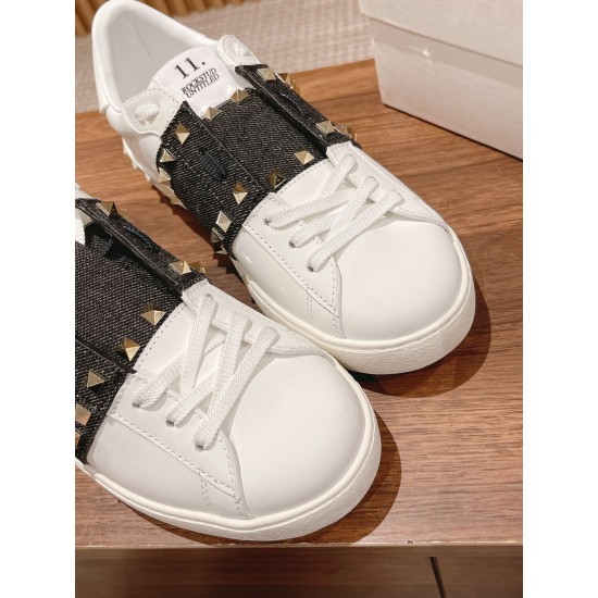 Valentino Sneakers