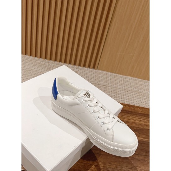 GIVENCHY Sneakers