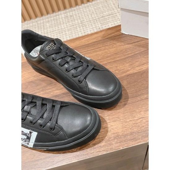 GIVENCHY Sneakers