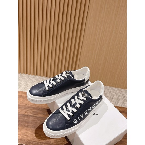 GIVENCHY Sneakers