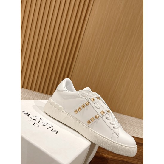 Valentino Sneakers