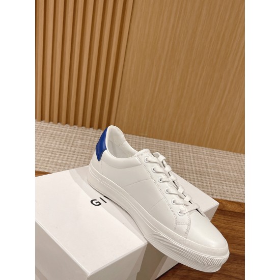 GIVENCHY Sneakers