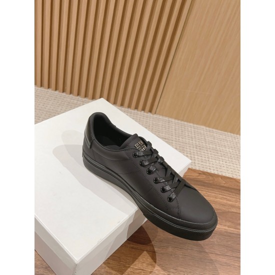 GIVENCHY Sneakers
