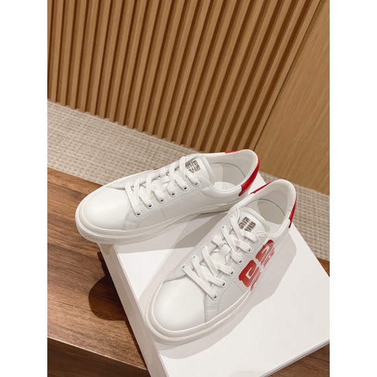 GIVENCHY Sneakers