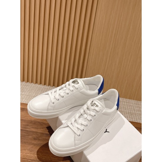 GIVENCHY Sneakers