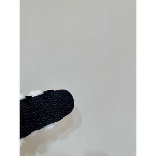 CELINE SLIPPERS
