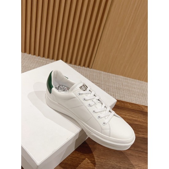 GIVENCHY Sneakers
