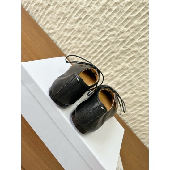 Maison Margiela Tabi Shoes