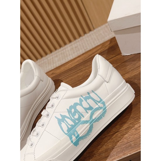 GIVENCHY Sneakers