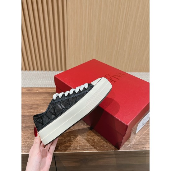 Valentino Sneakers