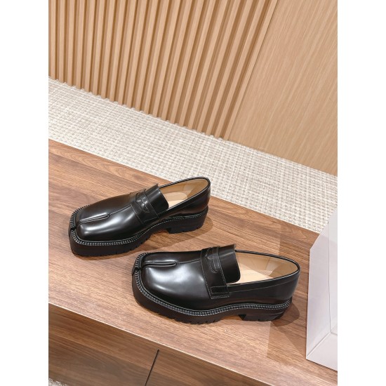 Maison Margiela Tabi Shoes