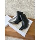 360G279  Maison Margiela 马吉拉 25ss秋冬新款 高跟 短靴简易百搭尖头靴子，北欧小众风情～简约的设计  独特头型设计 让脚丫子变的更加自由自在！想怎么走，就怎么走 ……无约束！套筒设计简单的流畅线条修饰脚型，好穿舒适耐看！▪鞋面：采用原版进口小牛皮▪内里垫脚：水染牛皮▪跟高：7.5cm▪鞋底：原版定制意大利真皮大底▪码数：35-40（40订做不退换）