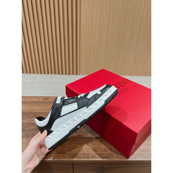 Valentino Sneakers