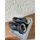360（男码+10）G295 Maison Margiela 马吉拉 25ss秋冬新款马吉拉Future Sneaker复古 高帮 休闲鞋MM6作为这两年最受欢迎的鬼才设计师品牌设计简单、奢华的质感让你爱不释手  不想满大街撞款的可以看看这个品牌，比较小众却又是那么好搭配ins、小红书随处可见这个品牌的身影 ▪鞋面：采用原版进口牛皮▪内里垫脚：丝绸羊皮▪大底：原版定制防滑橡胶大底▪码数：35-44（女码40，男码45.46.47.48定做不退换）