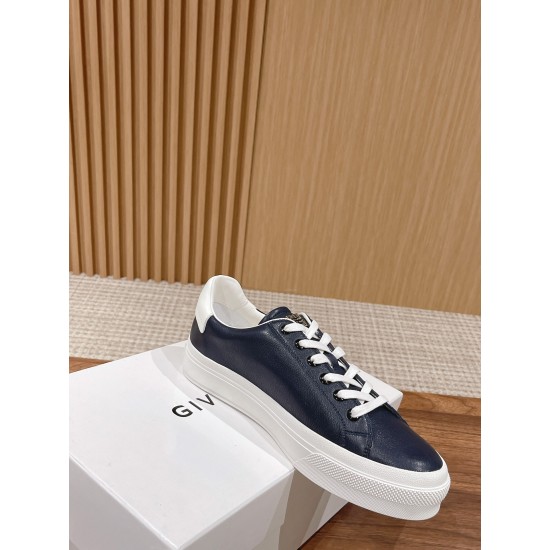 GIVENCHY Sneakers