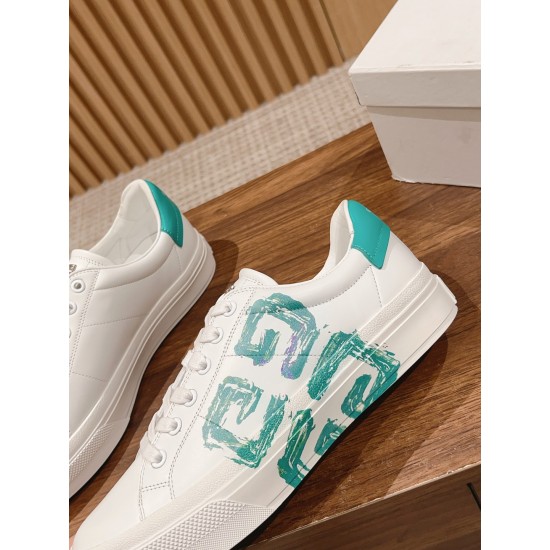 GIVENCHY Sneakers
