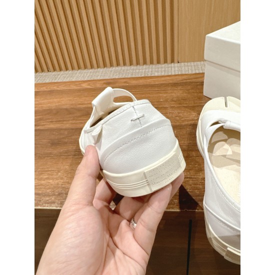 Maison Margiela Tabi Shoes
