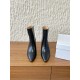 360G279  Maison Margiela 马吉拉 25ss秋冬新款 高跟 短靴简易百搭尖头靴子，北欧小众风情～简约的设计  独特头型设计 让脚丫子变的更加自由自在！想怎么走，就怎么走 ……无约束！套筒设计简单的流畅线条修饰脚型，好穿舒适耐看！▪鞋面：采用原版进口小牛皮▪内里垫脚：水染牛皮▪跟高：7.5cm▪鞋底：原版定制意大利真皮大底▪码数：35-40（40订做不退换）