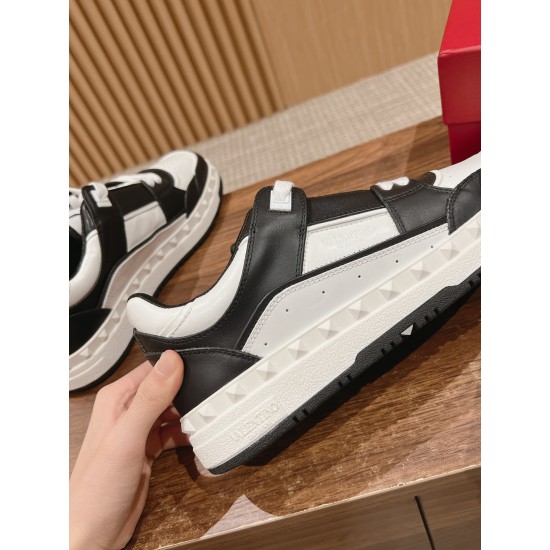 Valentino Sneakers