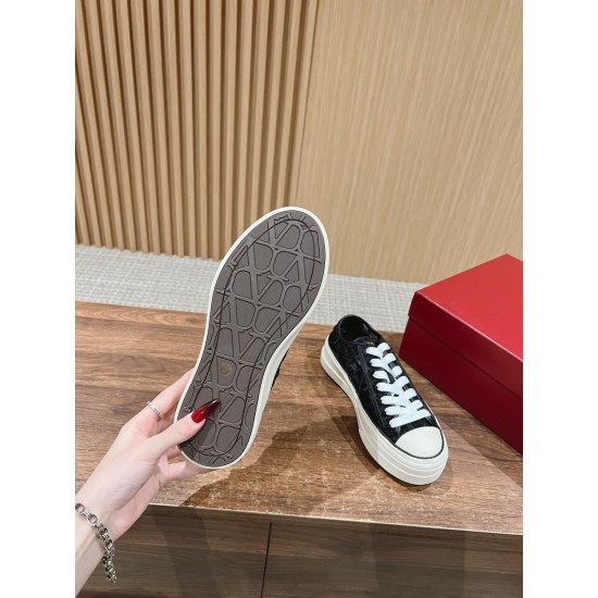 Valentino Sneakers