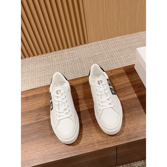 GIVENCHY Sneakers