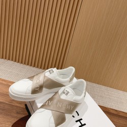 GIVENCHY Sneakers