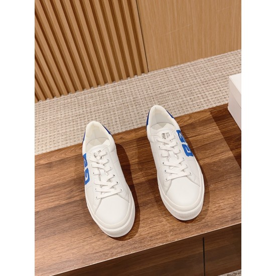 GIVENCHY Sneakers