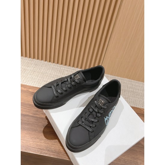 GIVENCHY Sneakers