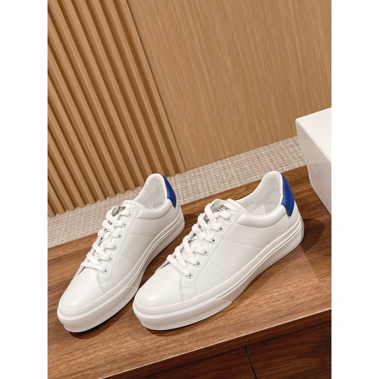 GIVENCHY Sneakers