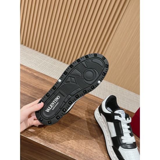 Valentino Sneakers