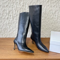 460G279  Maison Margiela 马吉拉 25ss秋冬新款 高跟 长靴简易百搭尖头靴子，北欧小众风情～简约的设计  独特头型设计 让脚丫子变的更加自由自在！想怎么走，就怎么走 ……无约束！套筒设计简单的流畅线条修饰脚型，好穿舒适耐看！▪鞋面：采用原版进口小牛皮▪内里垫脚：水染牛皮▪跟高：7.5cm▪鞋底：原版定制意大利真皮大底▪码数：35-40（40订做不退换）