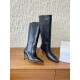 460G279  Maison Margiela 马吉拉 25ss秋冬新款 高跟 长靴简易百搭尖头靴子，北欧小众风情～简约的设计  独特头型设计 让脚丫子变的更加自由自在！想怎么走，就怎么走 ……无约束！套筒设计简单的流畅线条修饰脚型，好穿舒适耐看！▪鞋面：采用原版进口小牛皮▪内里垫脚：水染牛皮▪跟高：7.5cm▪鞋底：原版定制意大利真皮大底▪码数：35-40（40订做不退换）