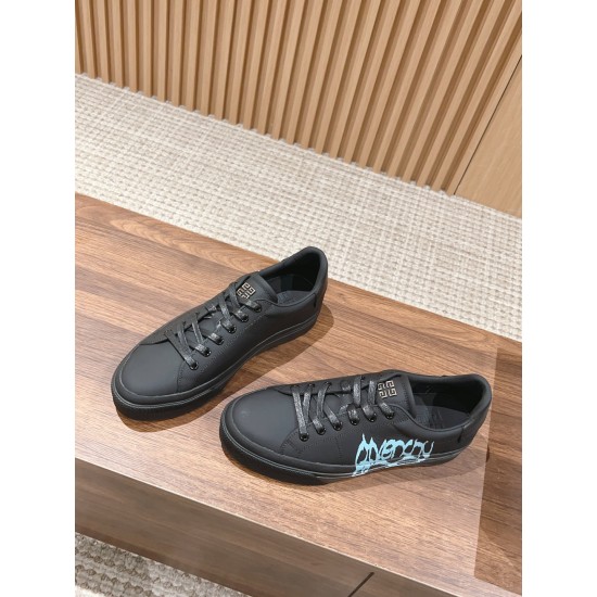 GIVENCHY Sneakers
