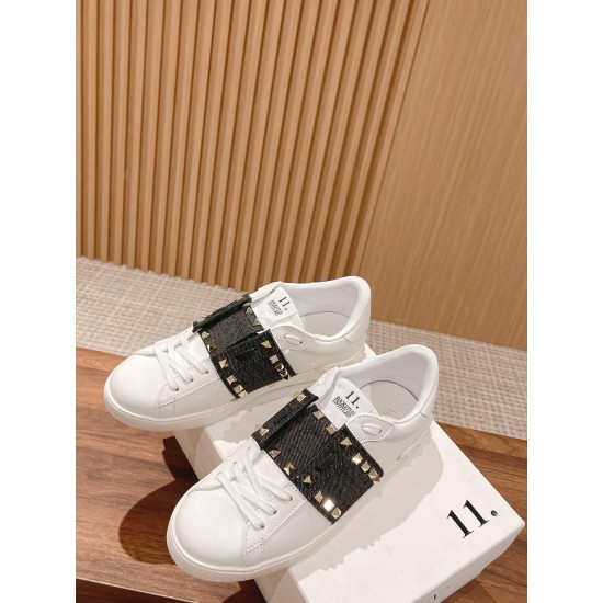Valentino Sneakers