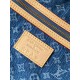 M14238白色 樱桃枕头包speedy Speedy Soft 30手袋 本款 Speedy Soft 30 手袋以融合 Monogram 帆布和牛皮革饰边，再借路易威登 x 村上隆再版系列的明快元素传递潮流格调。前后以村上隆的“超扁平”艺术理念重绎 Monogram 樱桃图案，拉链开合处饰有耀目挂锁。长款手柄便于肩背，成就又一旅行佳伴。30.0 x 21.0 x 17.0 厘米