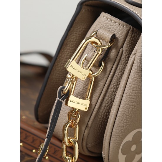 LV Pochette
