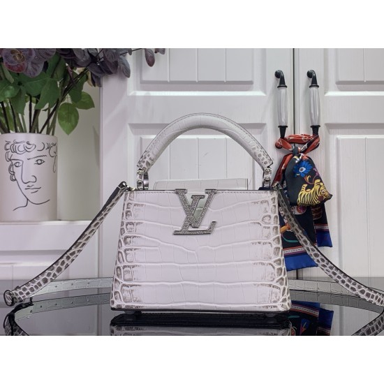 LV Capucines