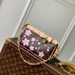 LV Pochette