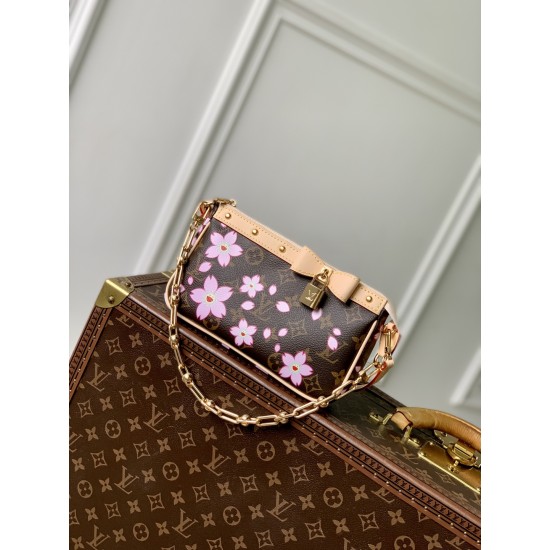 LV Pochette
