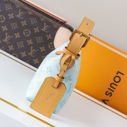 LV Pochette