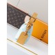 LV Pochette