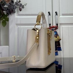 LV Capucines