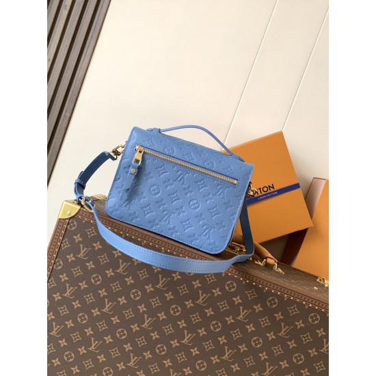 LV Pochette
