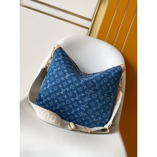 LV Coussin