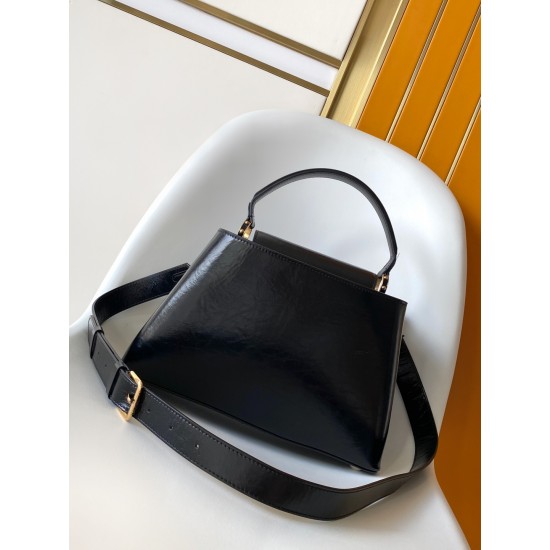 LV Capucines