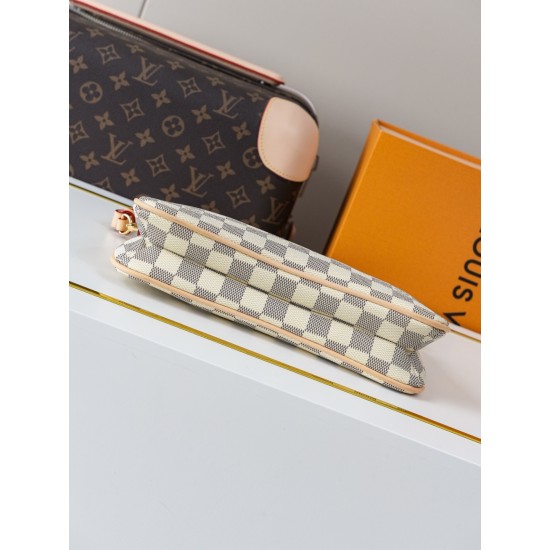 LV Pochette