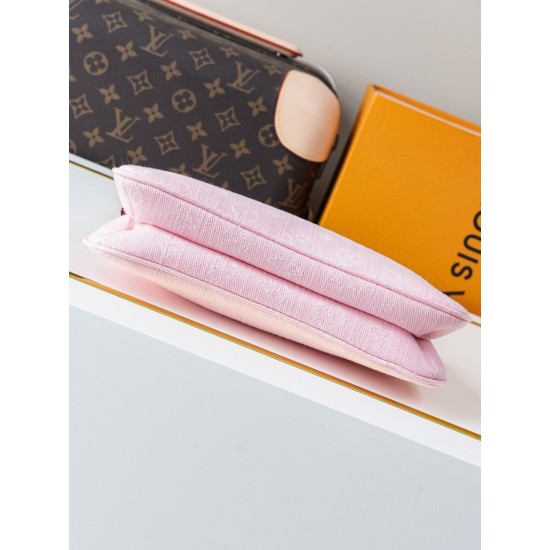 LV Pochette