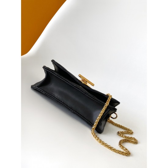 LV Twist