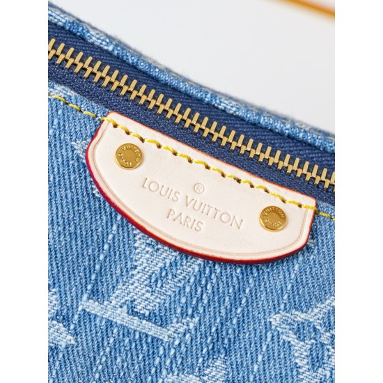 LV Pochette