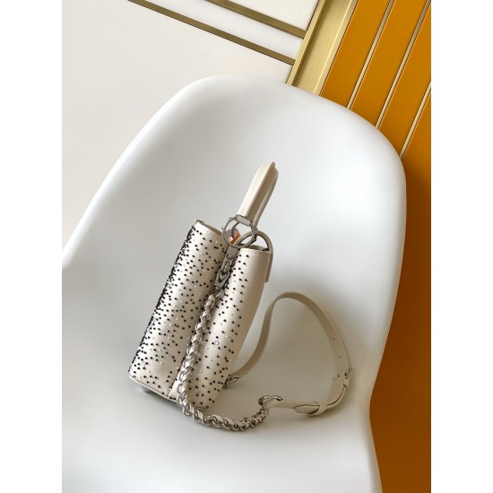 LV Capucines